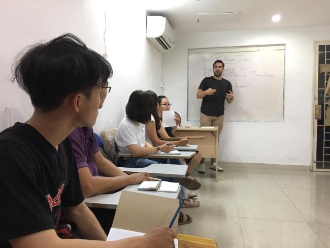 Tại Phuong Nam Education còn có đội ngũ giáo viên giàu kinh nghiệm, được tu nghiệp tại Tây Ban Nha | Nguồn: Phuong Nam Education