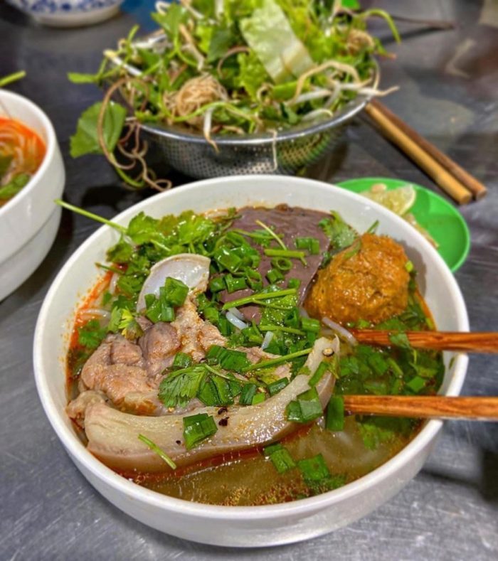 Bún bò Ốc Em - quán bún bò ngon quận Tân Bình