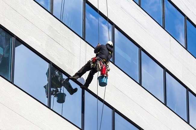 Lau kính tòa nhà Cleaning Việt Nam - Hình minh họa