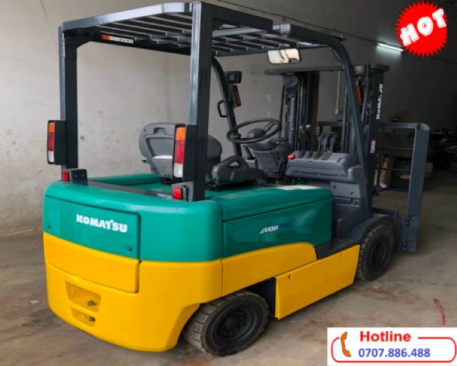 Hưng Việt có đội xe hơn 300 xe nâng từ 2 tấn đến 10 tấn, cũng như các loại xe nâng chuyên dụng có sức nâng lên đến 18 tấn | Nguồn: Hưng Việt 