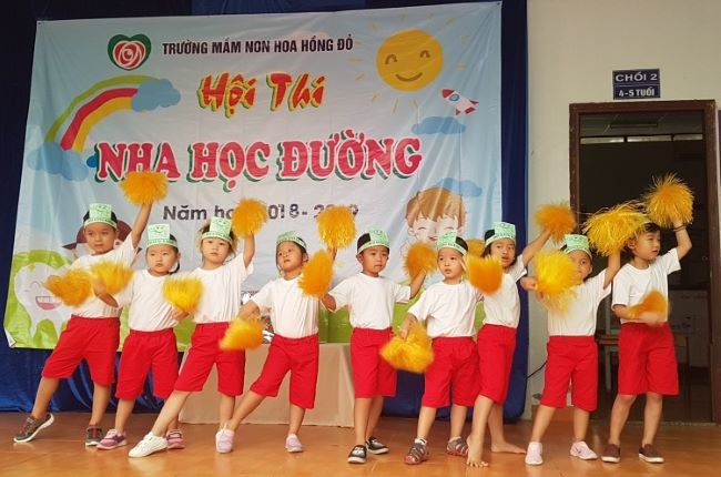 Các hoạt động giáo dục tại Trường Mẫu giáo Hoa Hồng Đỏ kết hợp công nghệ tiên tiến và phương pháp giảng dạy, cũng như các công cụ và thiết bị tiên tiến | Nguồn: Trường Mẫu giáo Hoa Hồng Đỏ