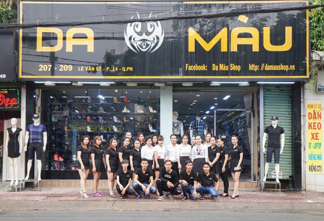 Da Màu Shop là một cửa hàng bán nhiều loại quần áo, giày dép và phụ kiện dành cho nam giới | Nguồn: Da Màu Shop 