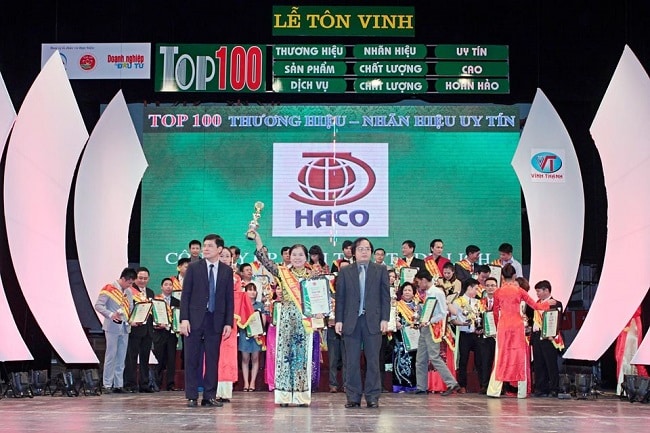 Haco tại lễ vinh danh Top 100 Thương hiệu nhãn hiệu uy tín