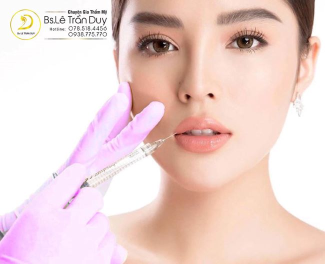 Bác sĩ Lê Trần Duy chỉ sử dụng Filler Restylen đã được chứng minh lâm sàng về chất lượng, hiệu quả và độ an toàn | Nguồn: Bác sĩ Lê Trần Duy