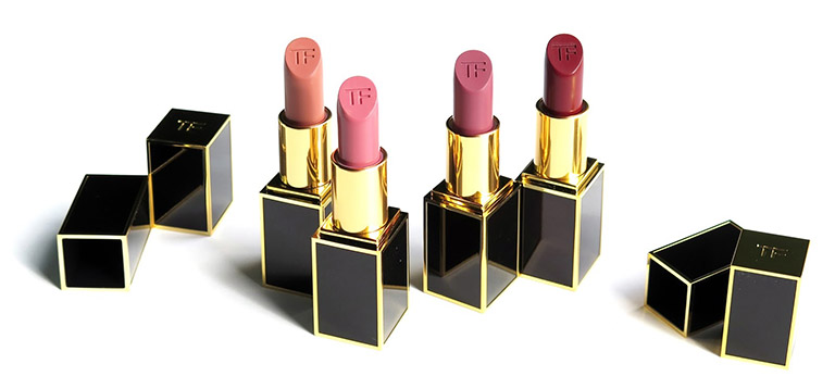 Son thỏi Tom Ford Lip Color Matte có chất son mềm mượt, lên màu chuẩn và có khả năng bám màu tốt