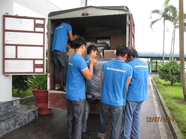 Chuyển Nhà Hoa Phượng còn có đội ngũ nhân viên luôn tận tình, chu đáo trong công việc | Nguồn: Chuyển Nhà Hoa Phượng